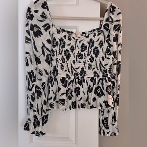 DIZZY LIZZY Long Sleeve Smocked Top Sz S